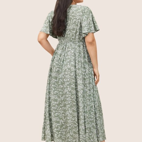 Bloomchic Plus Size Flutter Sleeve Ditsy Floral Pocket Split Maxi Dress - Picture 2 of 4